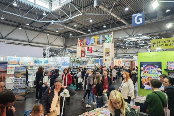 Leipziger Buchmesse 2026: Zwischen Dinosauriern und Debütautorinnen